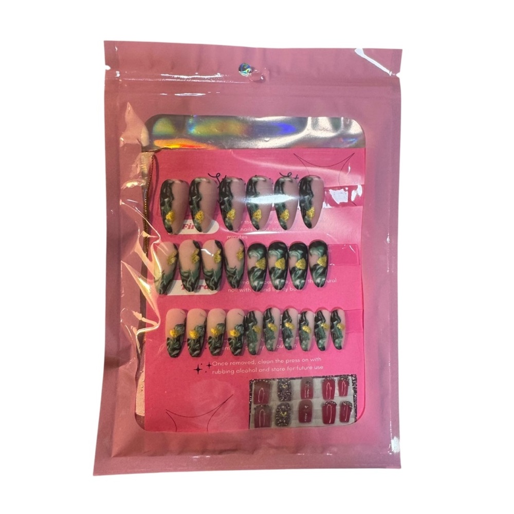 🤑 5/$25 Press-On Nail Set - Decorative False Nails